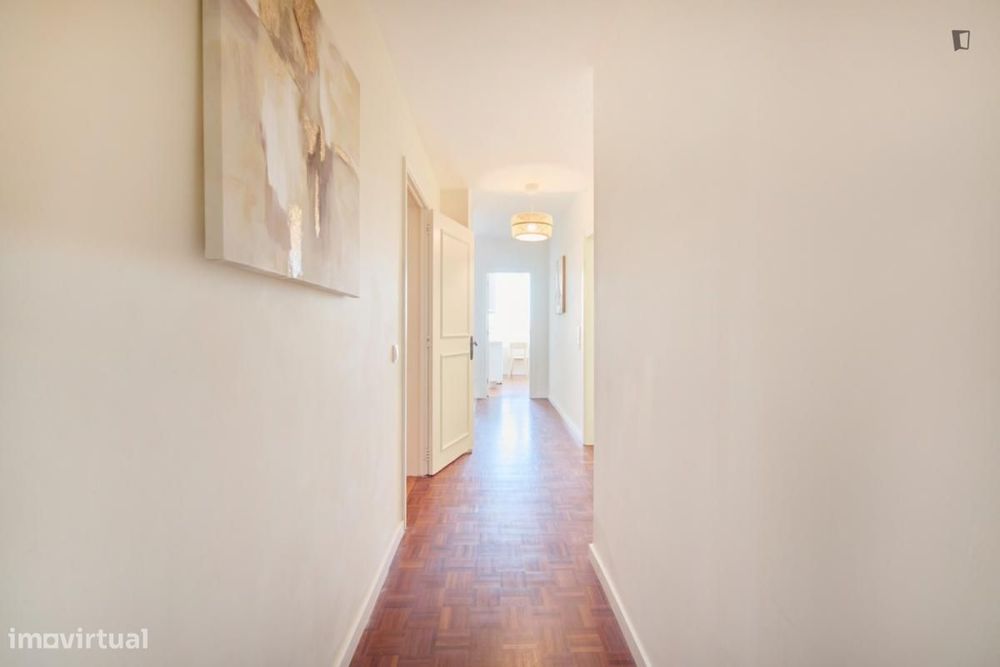 Quarto - localizado em Picoas Lisbon