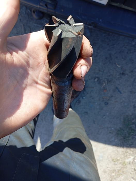 Продам фрези кінцеві з конічним хвостовиком різних діаметрів