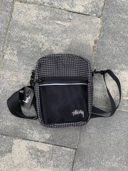 Чоловіча сумка через плече Stussy чорна в клітинку