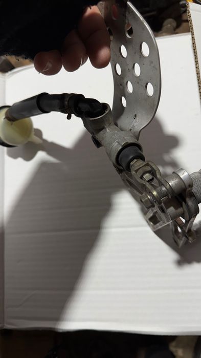 Права лапка з заднім гальмом Kawasaki ZX-6R / ZX-9R 1999–2004