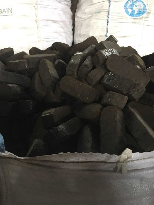 Торфобрикети насипом, у мішках.можлива доставка