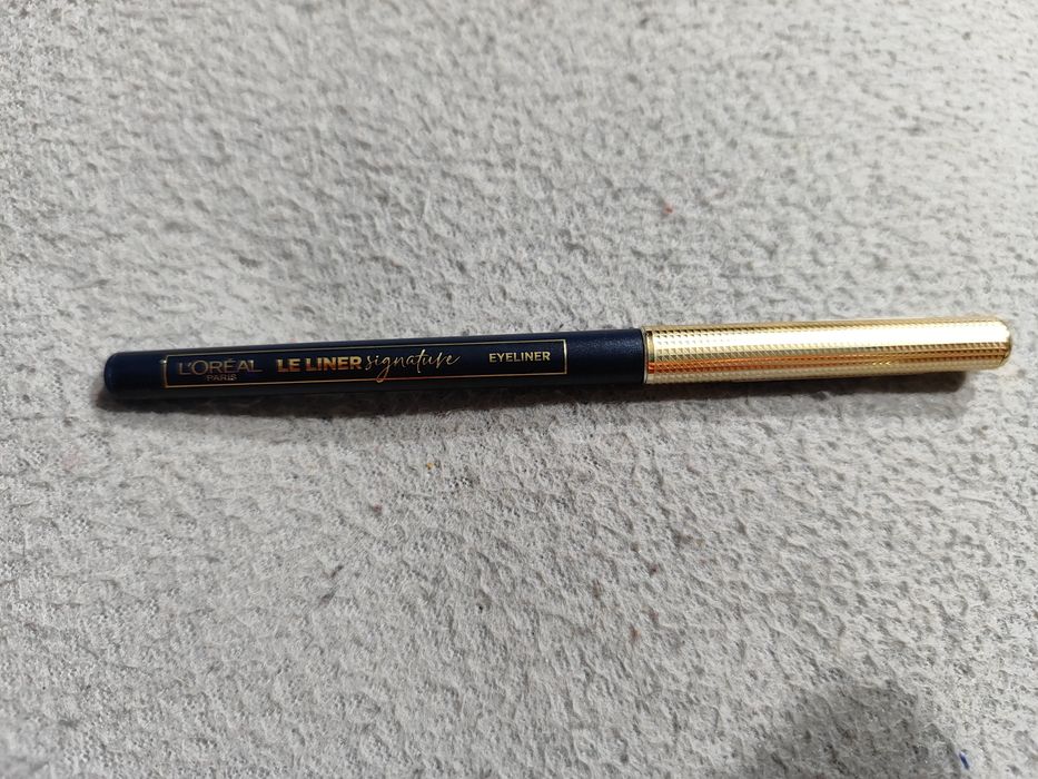 Kredka Loreal 02 blue jersey