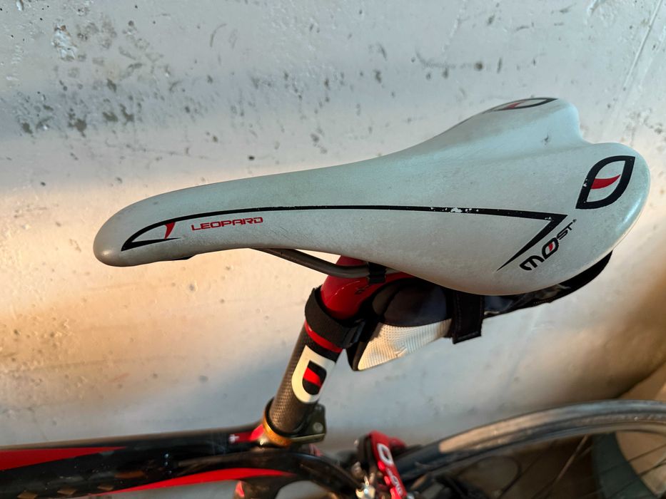 Bicicleta de estrada toda em carbono Pinarello FP2