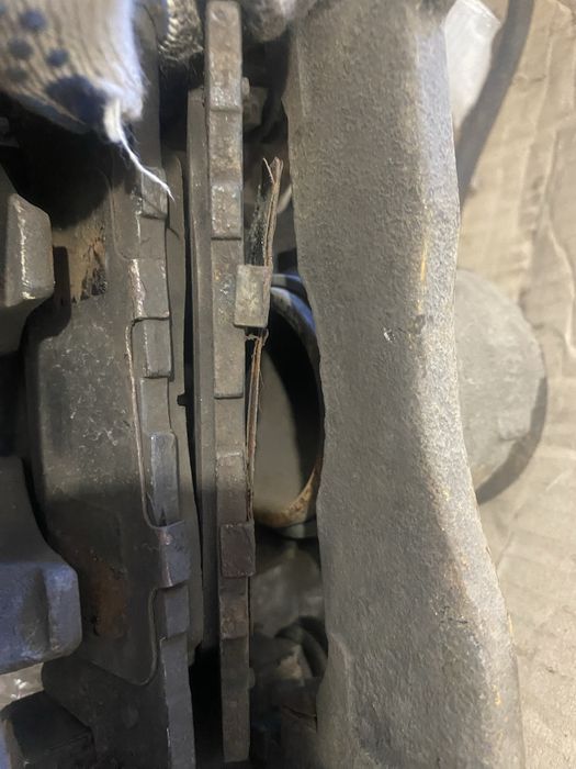 Передние тормозные суппорта camry 40