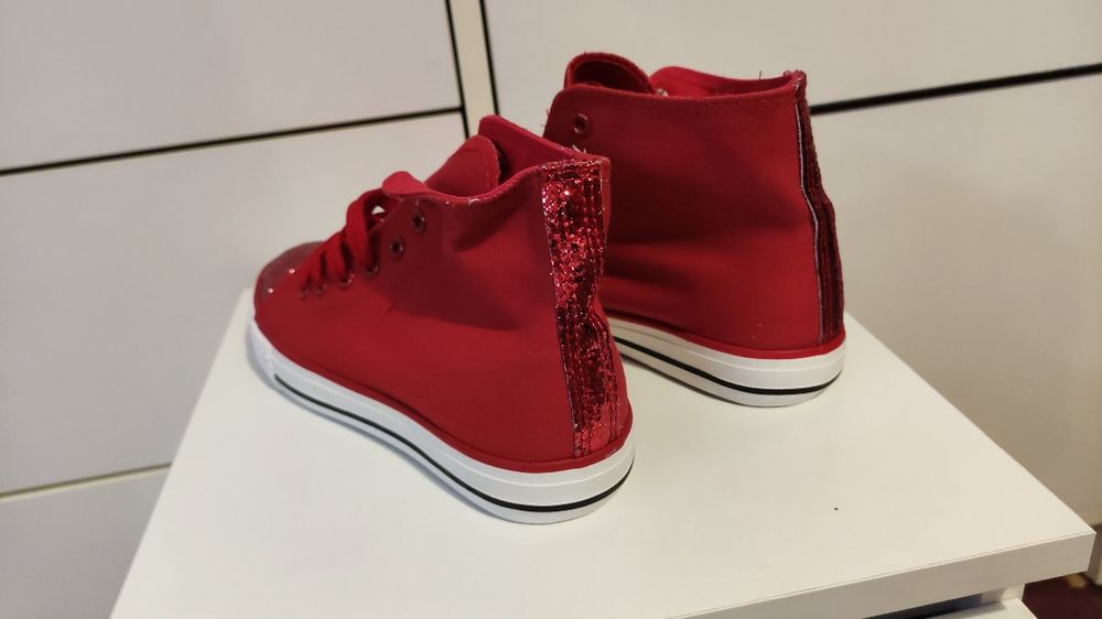 Trampki za kostkę damskie czerwone cekiny roz 38,37, 39 oraz 41