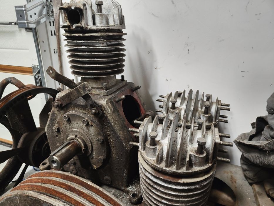 Części sprężarki WAN AW S1P135 Gdynia koło pasowe tłoki cylindry wał