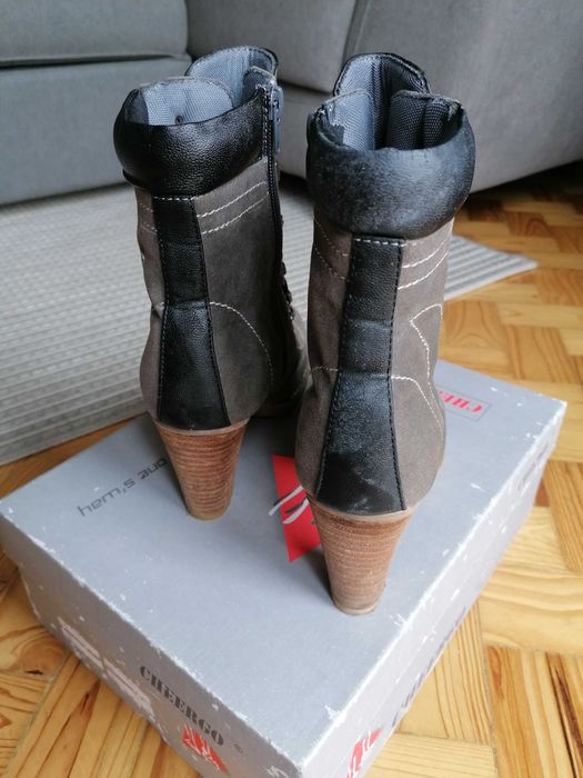 Botas de salto alto em camurça nº 38