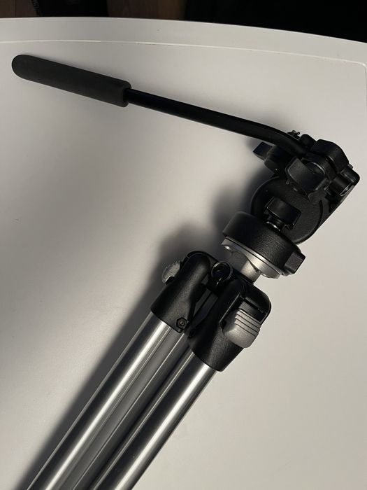 Profesjonalny statyw do kamery video Manfrotto model 190D