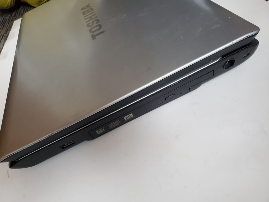 Ноутбук Toshiba satellite L300 L300-11Q