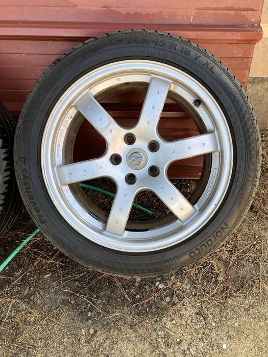 Conjunto jantes Rays forjadas 18” 5x114.3 8.5J ET33/8J ET30 CB66.1 Nissan 350z