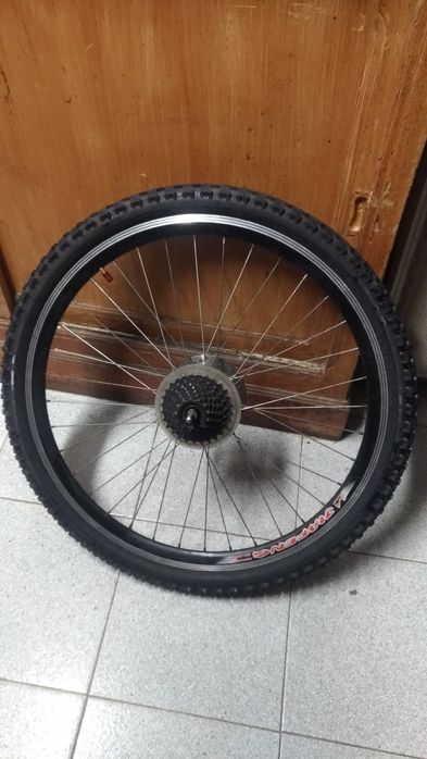 Rodas  A Jiafeng de carbono como nova com discos pneus  completas