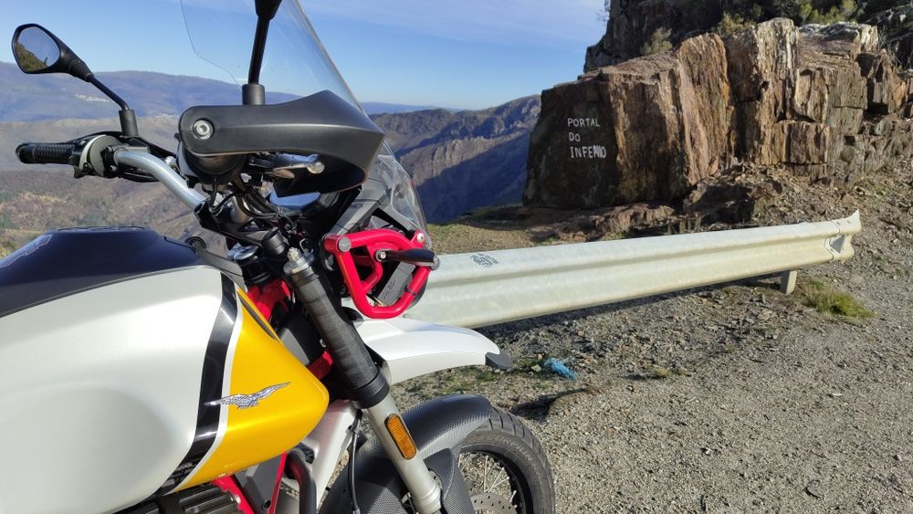 Moto Guzzi V85 TT