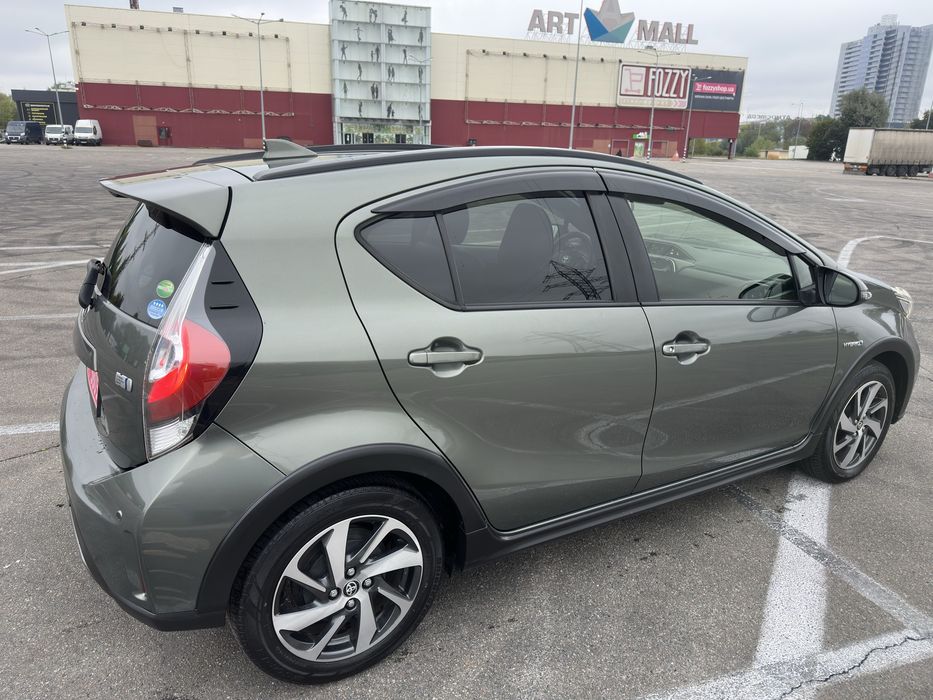 14200$ Toyota Aqua 1.5 Crossover гібрид 2019
