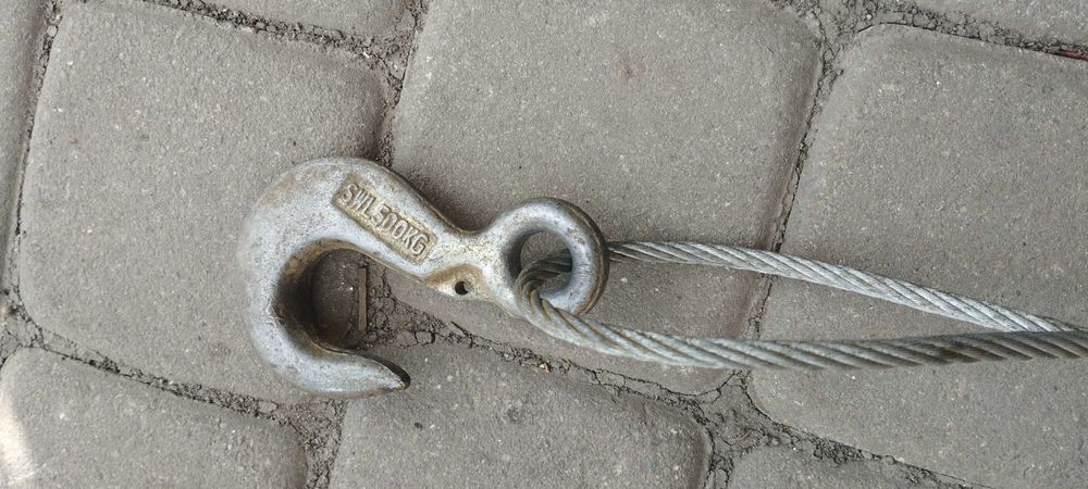 Lina stalowa 12,5 metra  z hakiem , to co na zdjęciach, zakuta