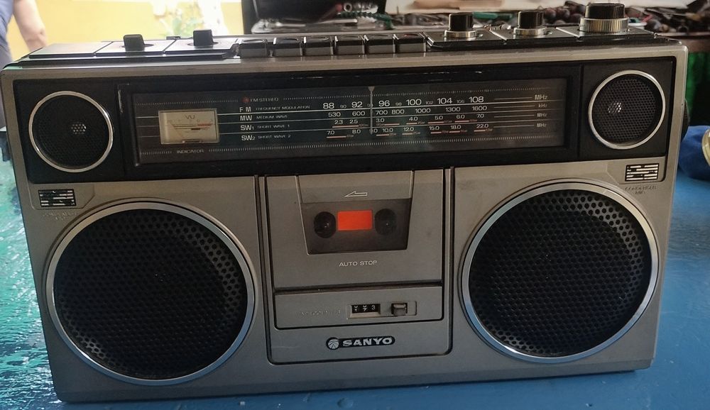 Radio Sanyo bombox