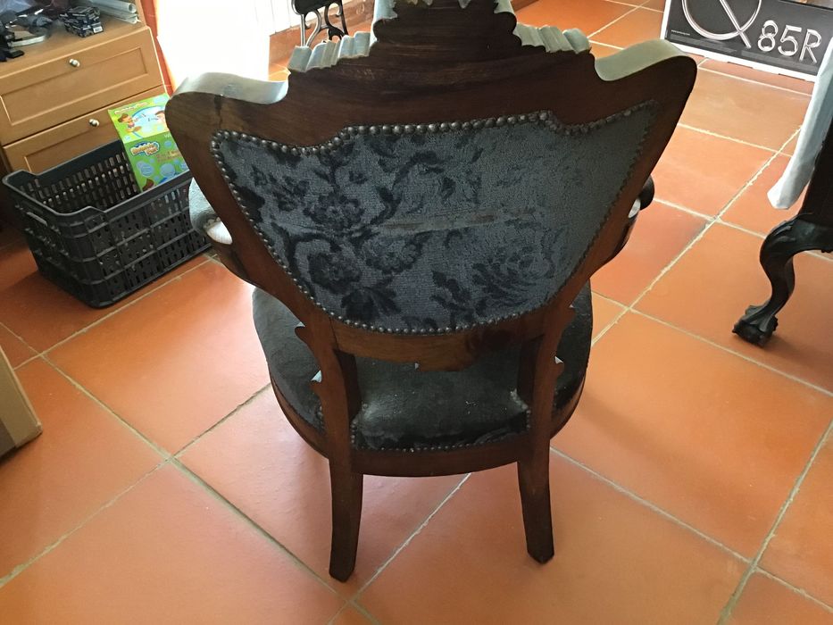 Cadeirão de braços tipo  bergère  em madeira excelente estado
