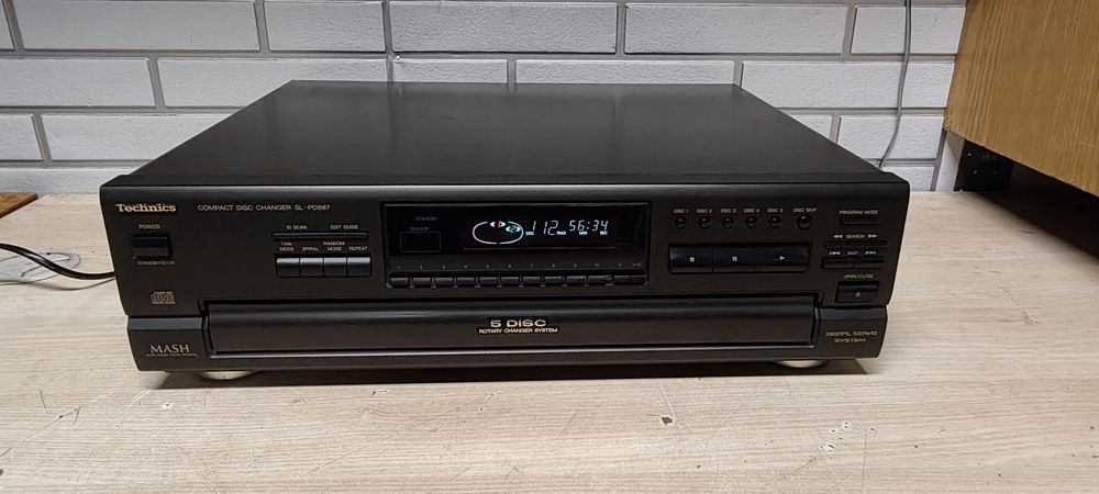 Zmieniarka 5 x CD TECHNICS SL-PD887.