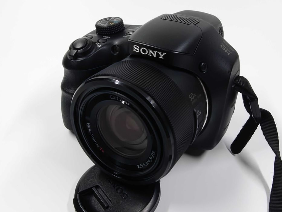 Sony Cyber-shot DSC-HX300 — это мощный цифровой фотоаппарат