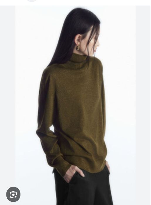 Светр вовна від бренду COS