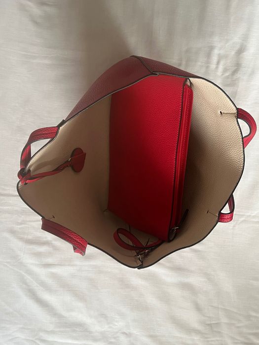 Torebka czerwona Guess shoperka plus pochette