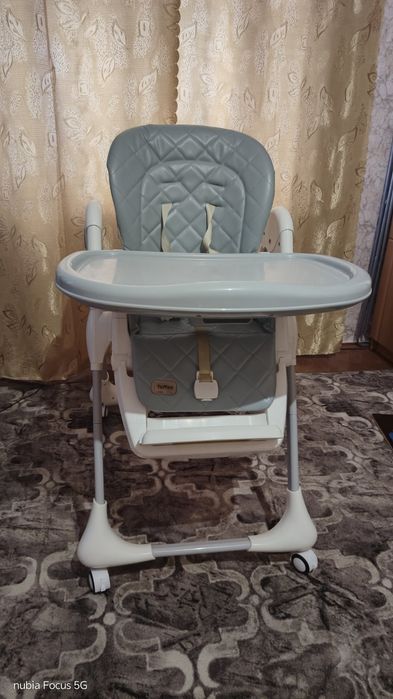 Продам дитяче крісло для годування
