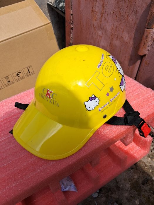 Шолом дівочий дитячий