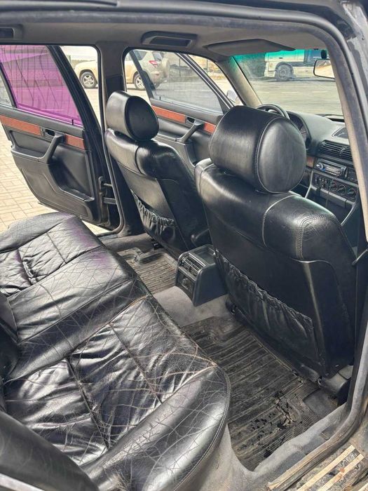 Продам БМВ е32 легенда