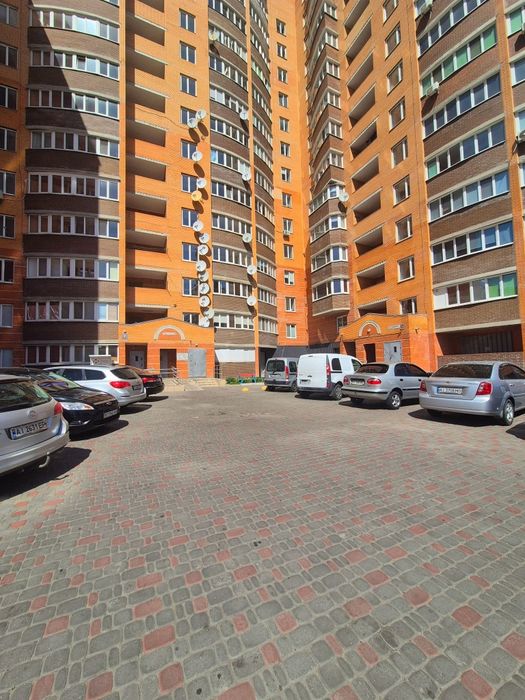 Продам 2-х.кім.на Леваневського в новобудові