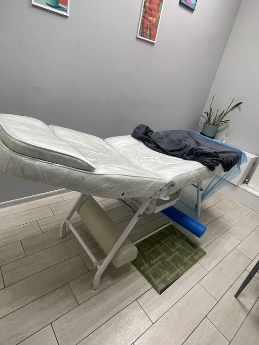 Кушетка косметологическая и новом состоянии