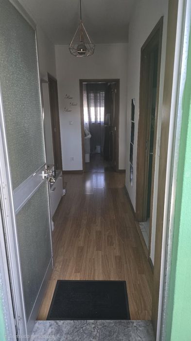 T2 Luminoso com Terraço de 30m² – Renovado, Junto à Circunvalação (Cruzamento Padrão da Légua)