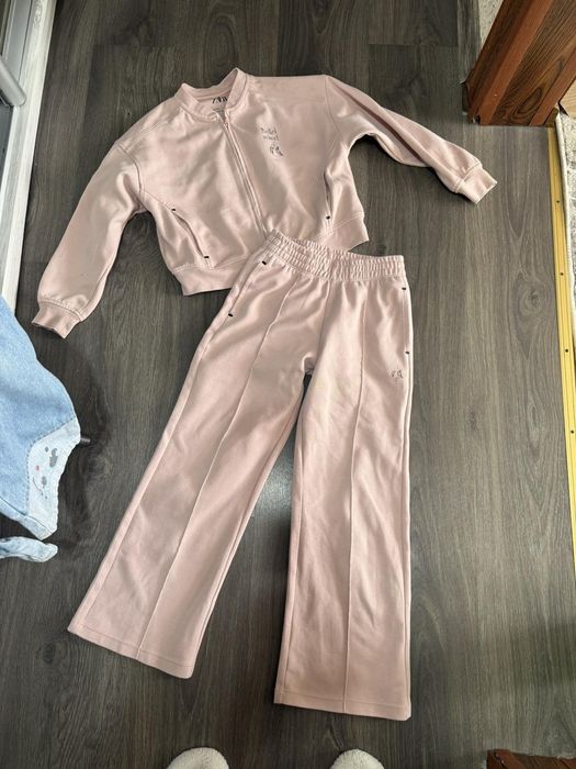 Костюм на дівчинку фірми. Zara