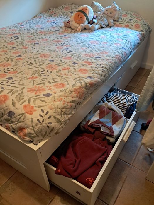 Cama casal  Branca Ikea  Gama Malm