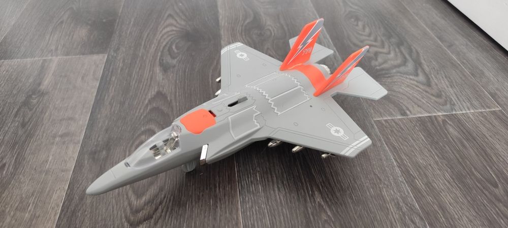 Продам літак. Винищувач