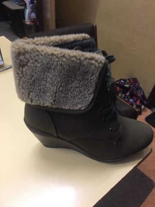 Zimowe / ocieplane / na koturnie / wiązane / 25cm