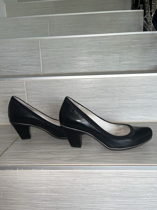 Buty na obcasie damskie Clarks 38