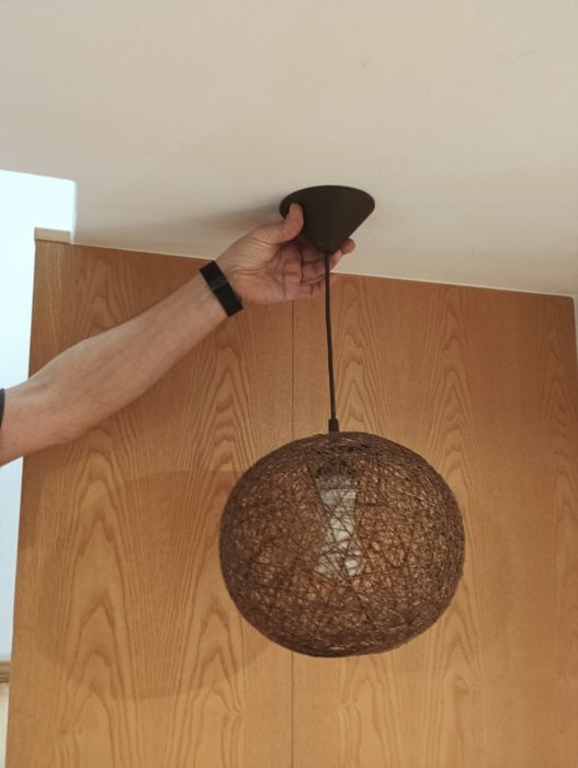 Lekki żyrandol - kula