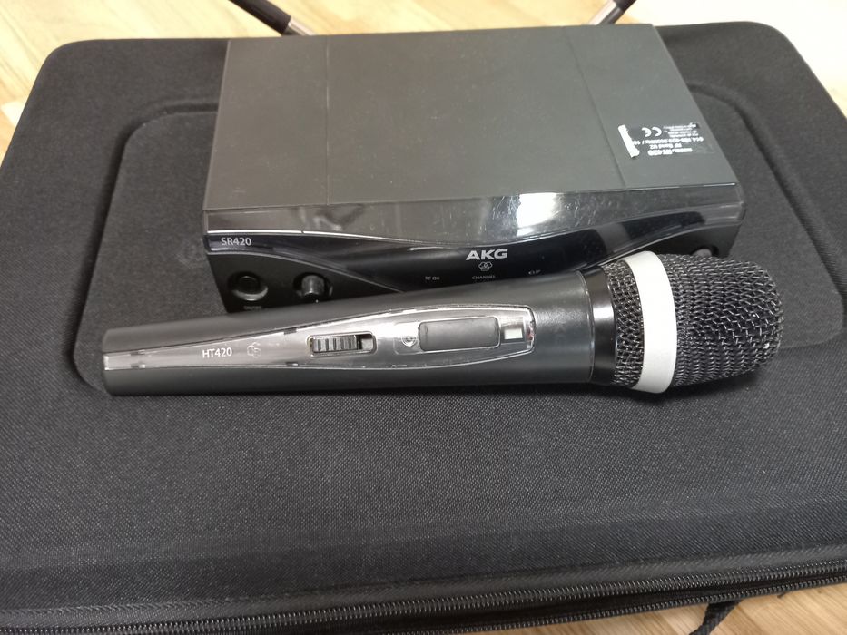AKG WMS420 vocal set + кейс від shure