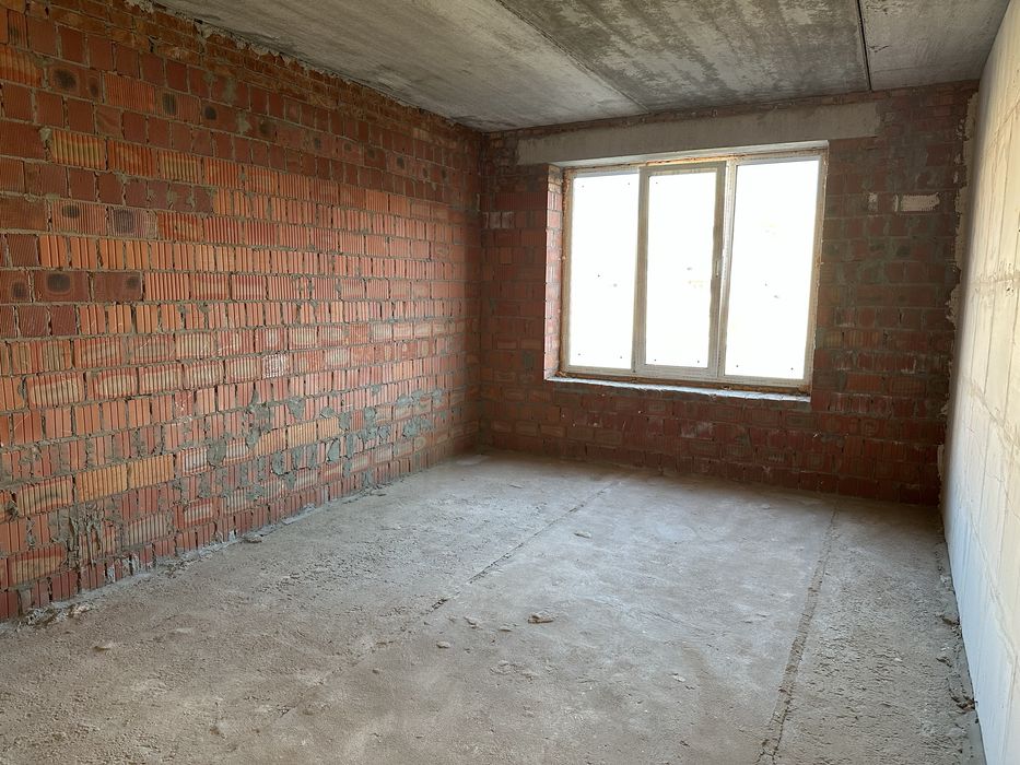 Продам 2к квартиру 67м2 в зданому будинку ЖК  Петрівський квартал