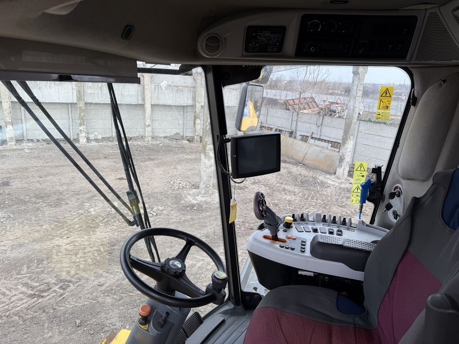 Продам комбайн в гарному стані New Holland cx 6.90
