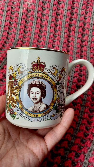 Чашка вінтажна The Silver Jubilee Of Queen Elizabeth II: 100 грн