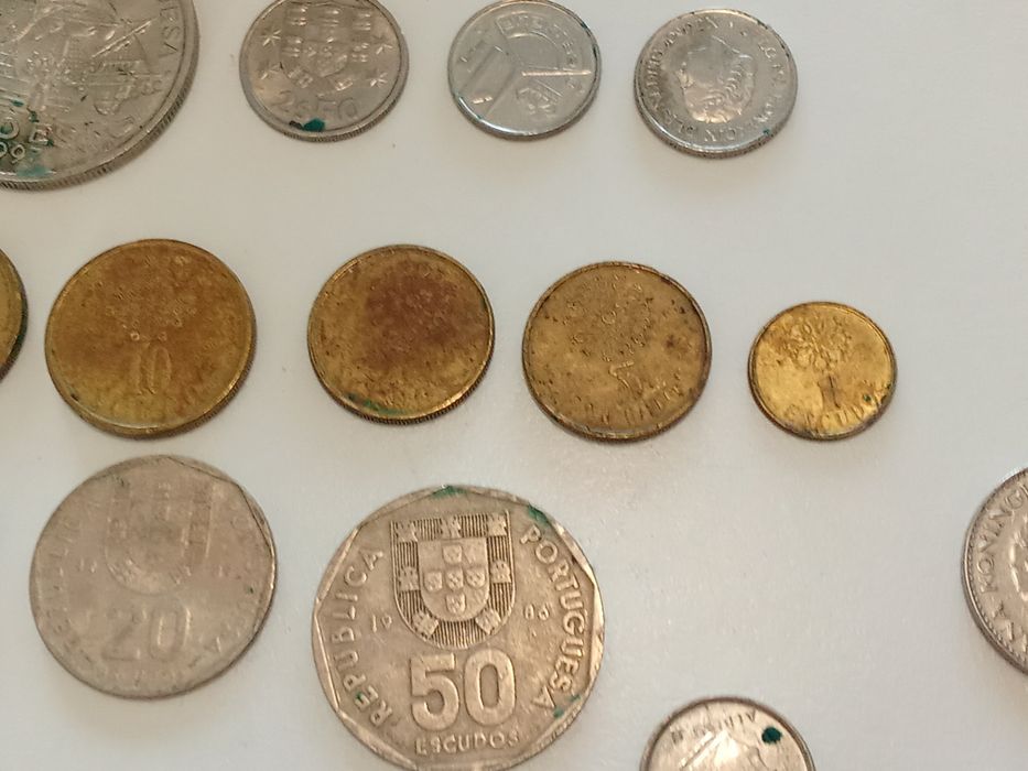 Moedas antigas várias de 1968 a 2011