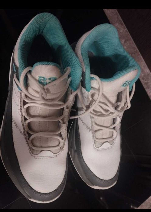 Buty sportowe Jordan długość wkładki 25.5 cm . Stan bardzo dobry