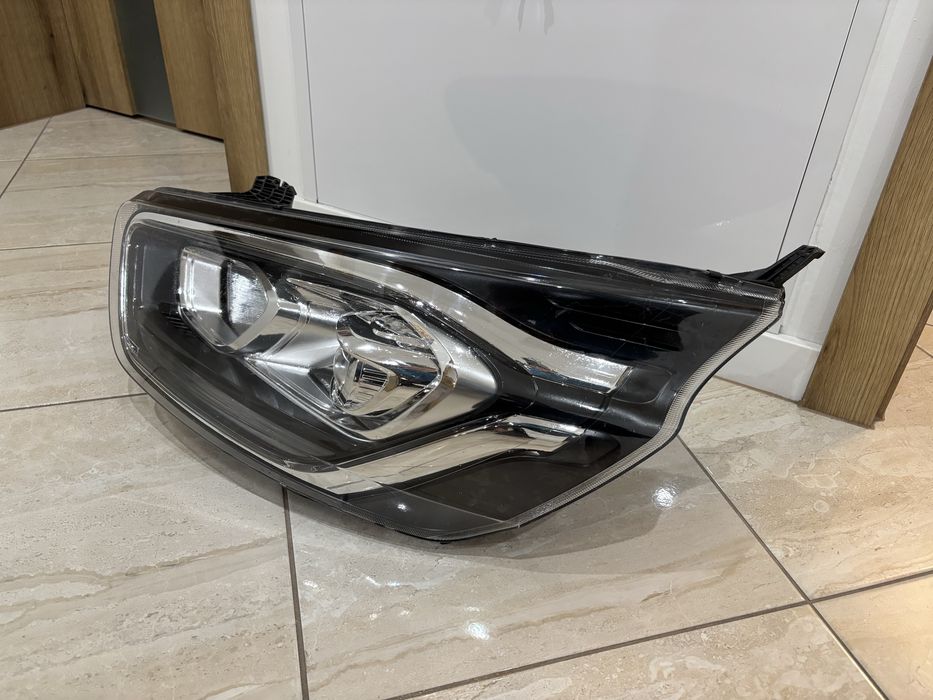 Lampa lewy przod ford custom
