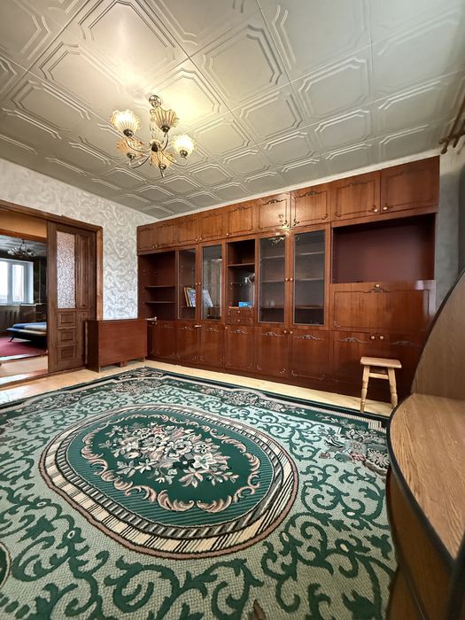 Здам на рік і більше чотирикімнатну квартиру в Чорноморську.