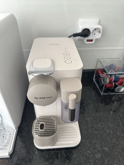 Maquina café Nespresso Lattissima