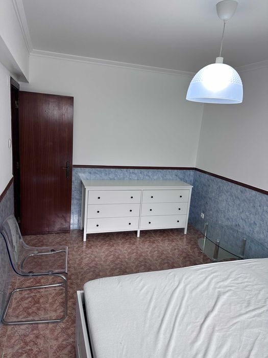 Quarto para alugar cacem , casal e solteiro