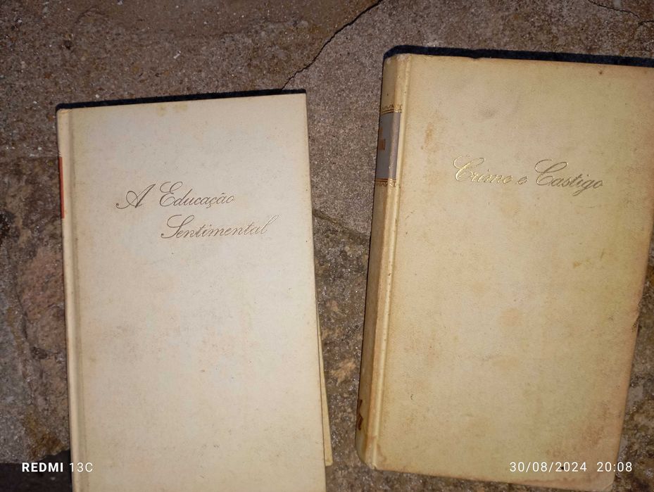 Coleções de livros antigos