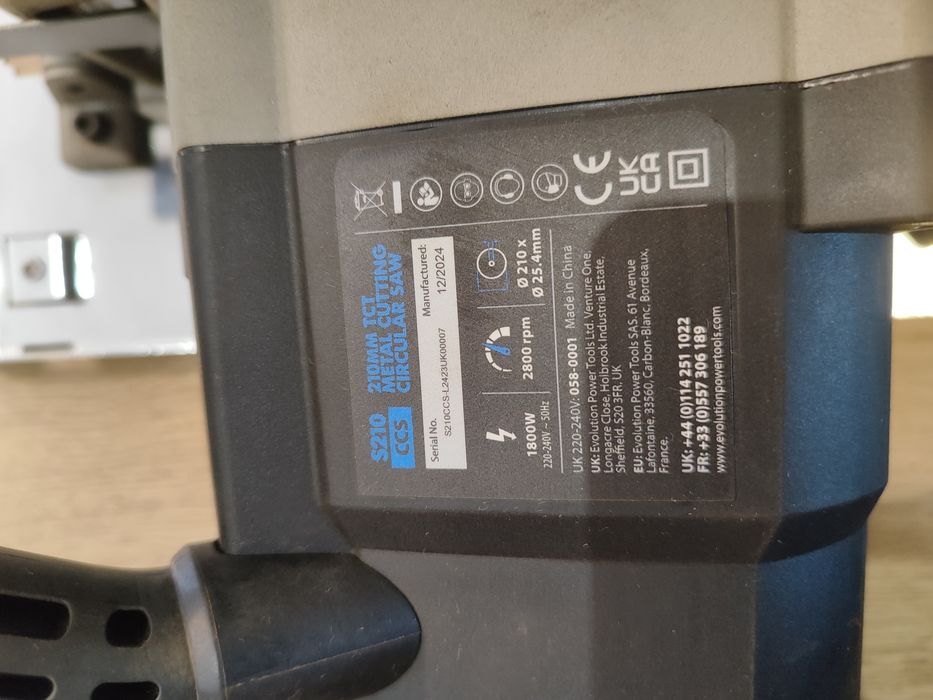 Ręczna piła tarczowa Evolution S210CCS z tarczą tnącą 210 mm do stali, rok 12/2024