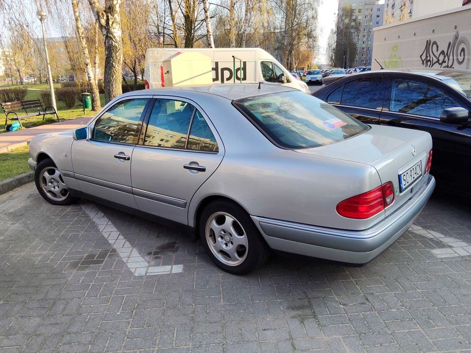 Sprzedam Mercedes W210 E320i