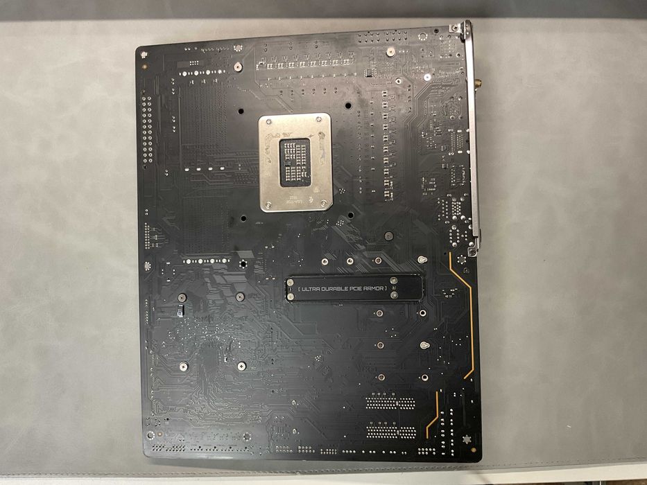 Материнська плата GIGABYTE Z790 AORUS Elite AX Intel LGA1700 DDR5 WiFi на тест\ремонт\запчастини